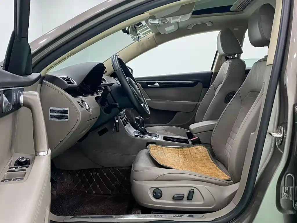 Volkswagen Magotan 2016