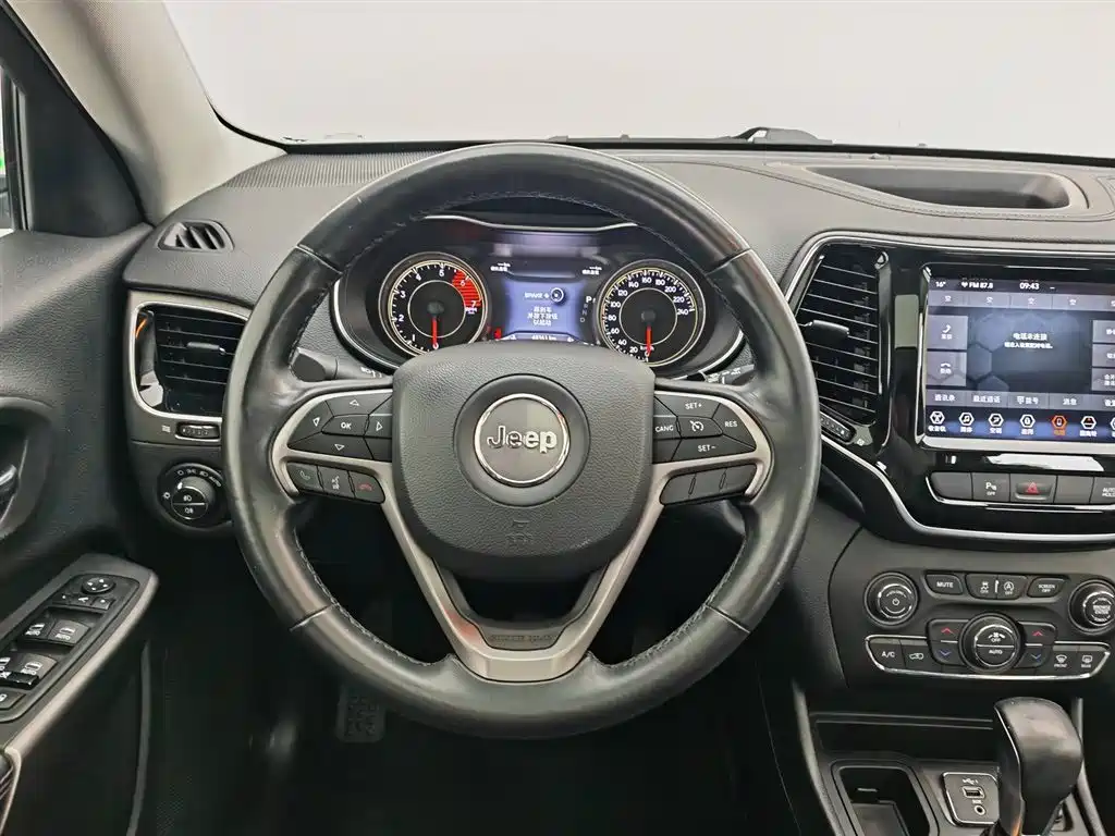 Jeep Cherokee 2020 — фото 11