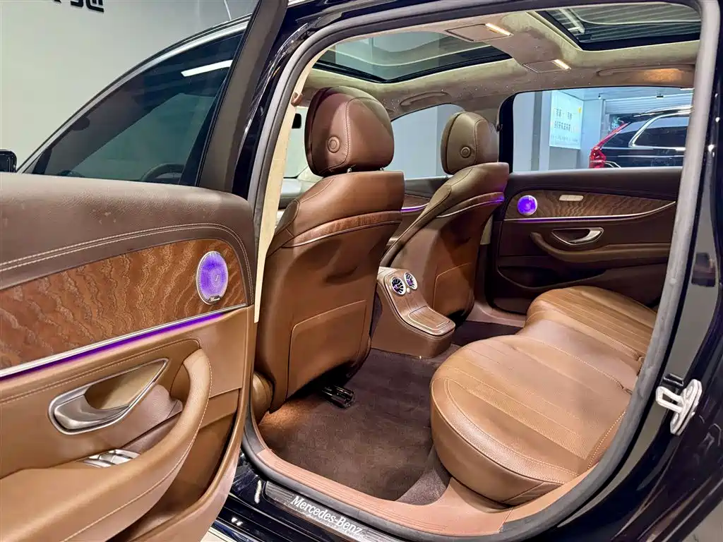 Mercedes-Benz E-Class 2022 — фото 23