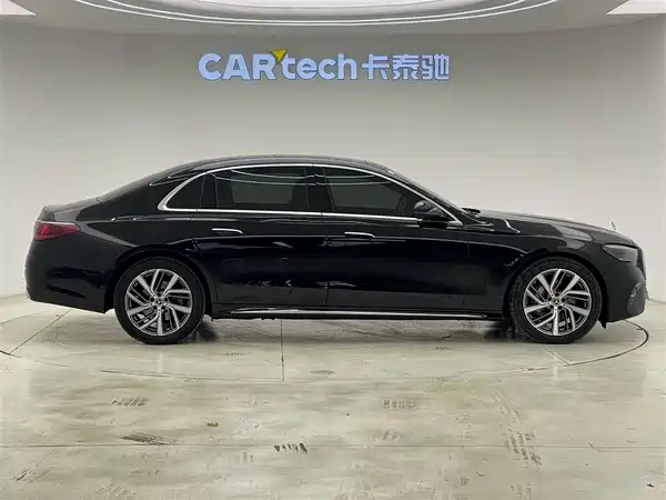 Mercedes-Benz E-Class 2024