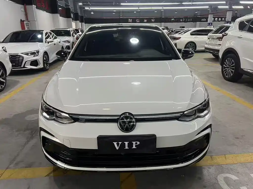Volkswagen Golf 2024