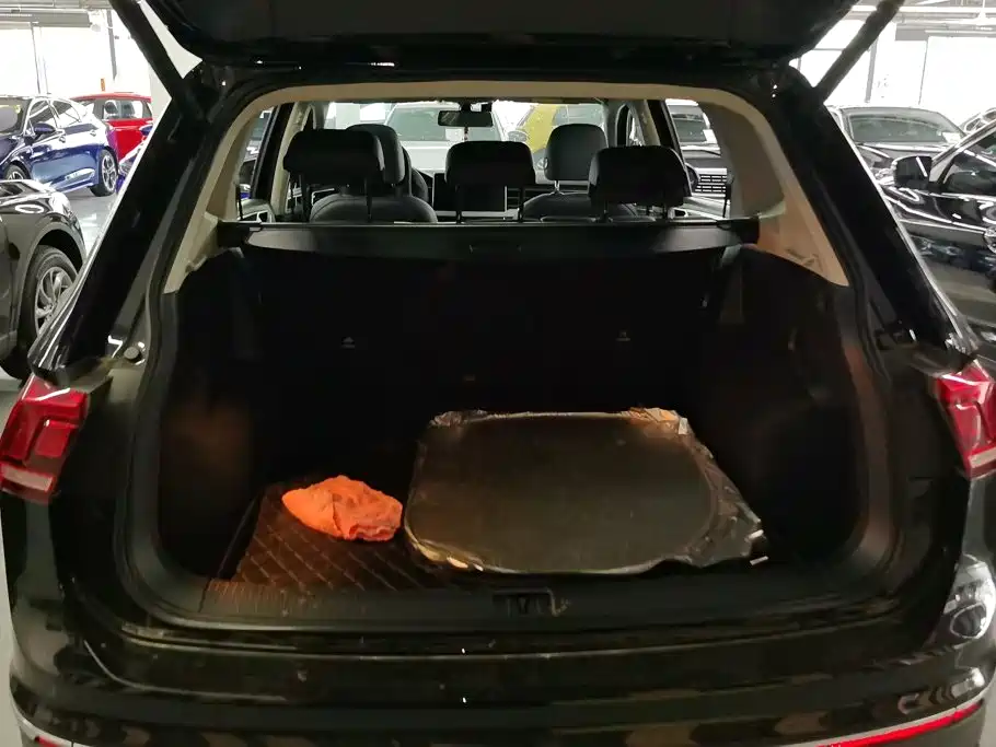 Volkswagen Tiguan L 2025
