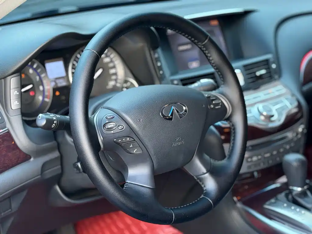 Infiniti Q70 2018