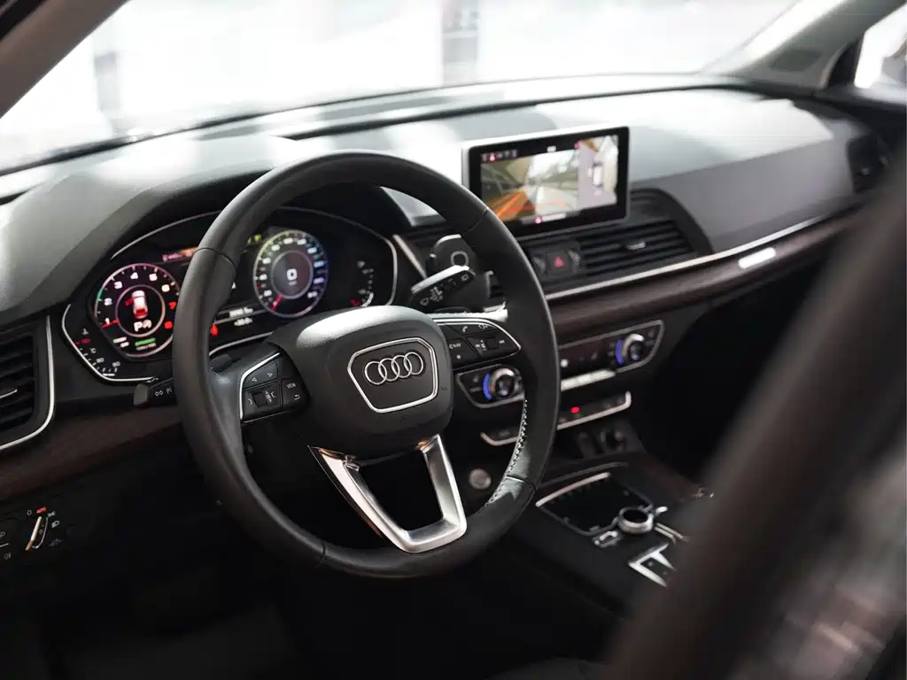 Audi Q5L 2020 — фото 13