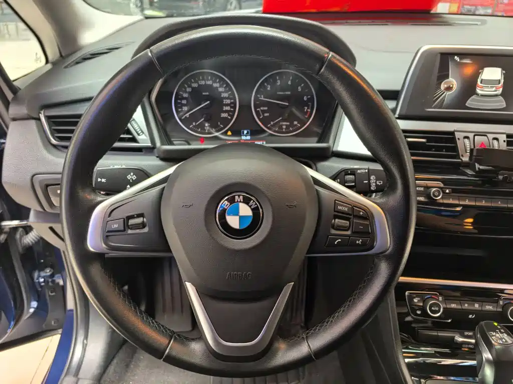 BMW 2 Series Station Wagon 2017 — фото 12