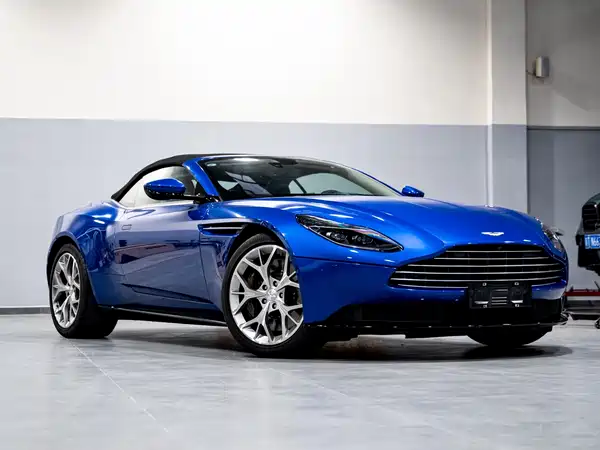 Aston Martin DB11 2019
