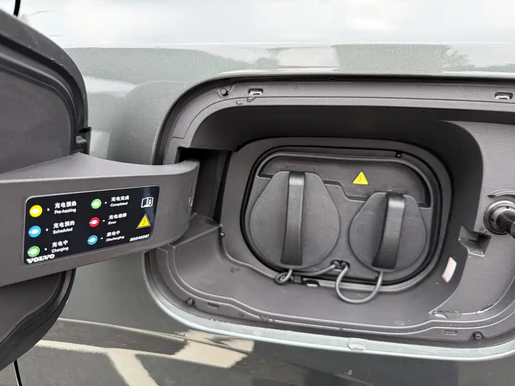 Volvo XC70 PHEV 2026 — фото 17