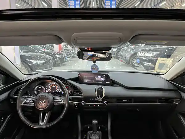 Mazda 3 Axela 2023