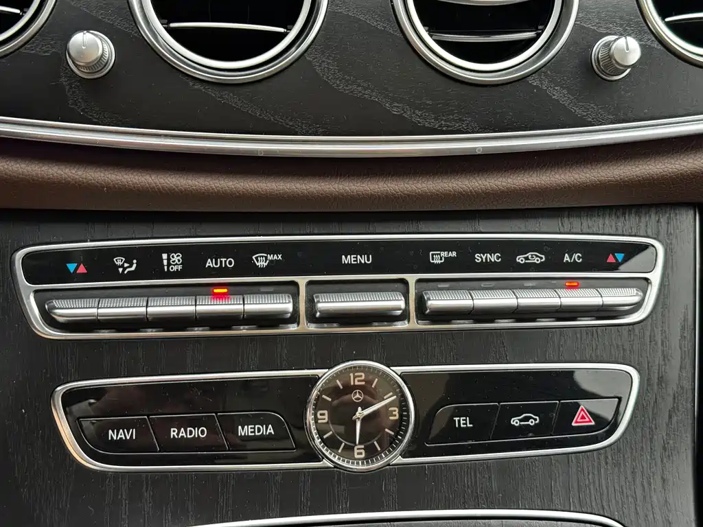 Mercedes-Benz E-Class 2019 — фото 9