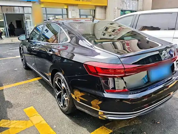 Volkswagen Passat 2025