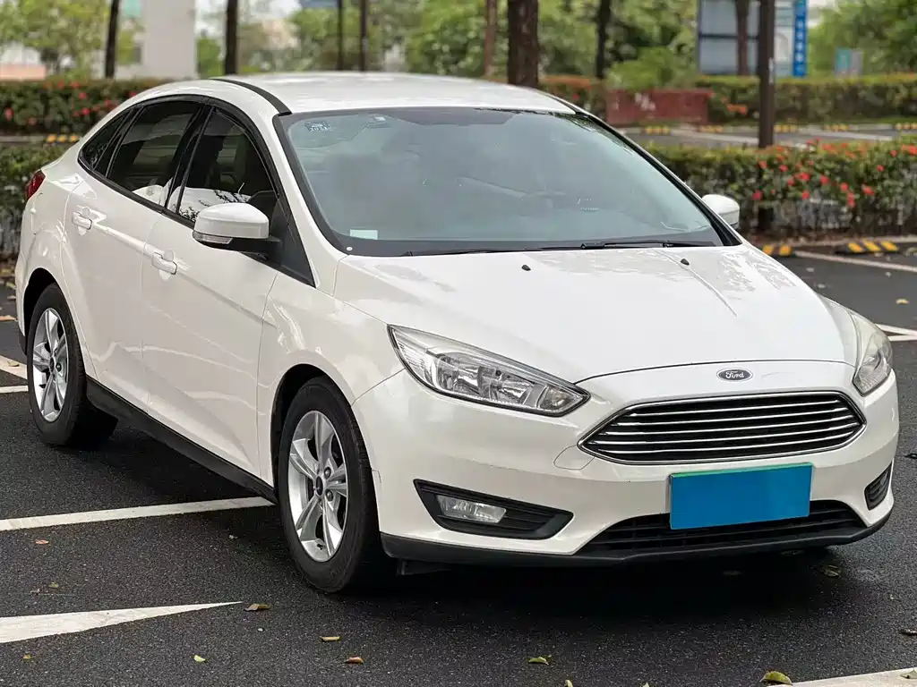 Ford Focus 2015 — фото 4