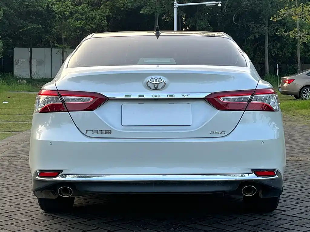 Toyota Camry 2023 — фото 24