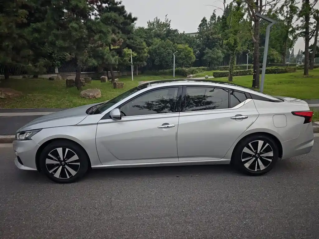 Nissan Teana 2022