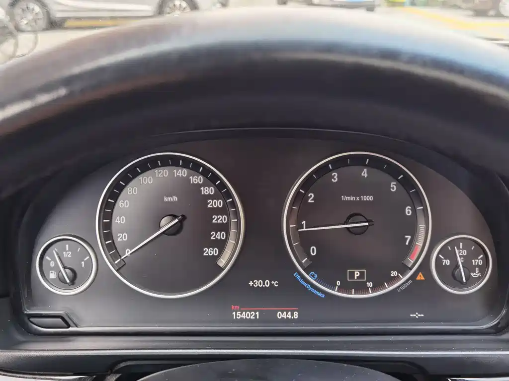 BMW 5 Series 2016 — фото 15