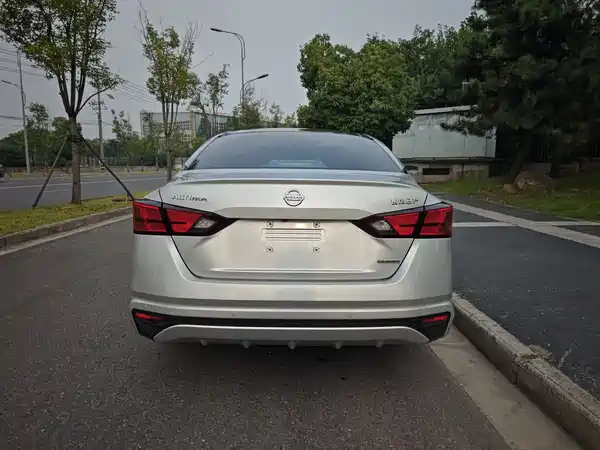 Nissan Teana 2022