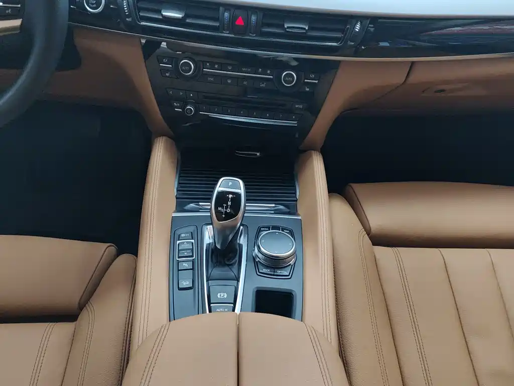 BMW X6 2019 — фото 11