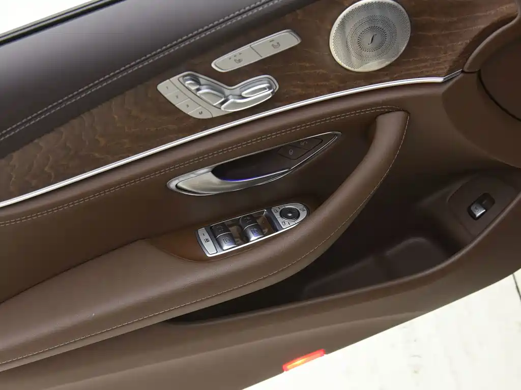 Mercedes-Benz E-Class 2022 — фото 12