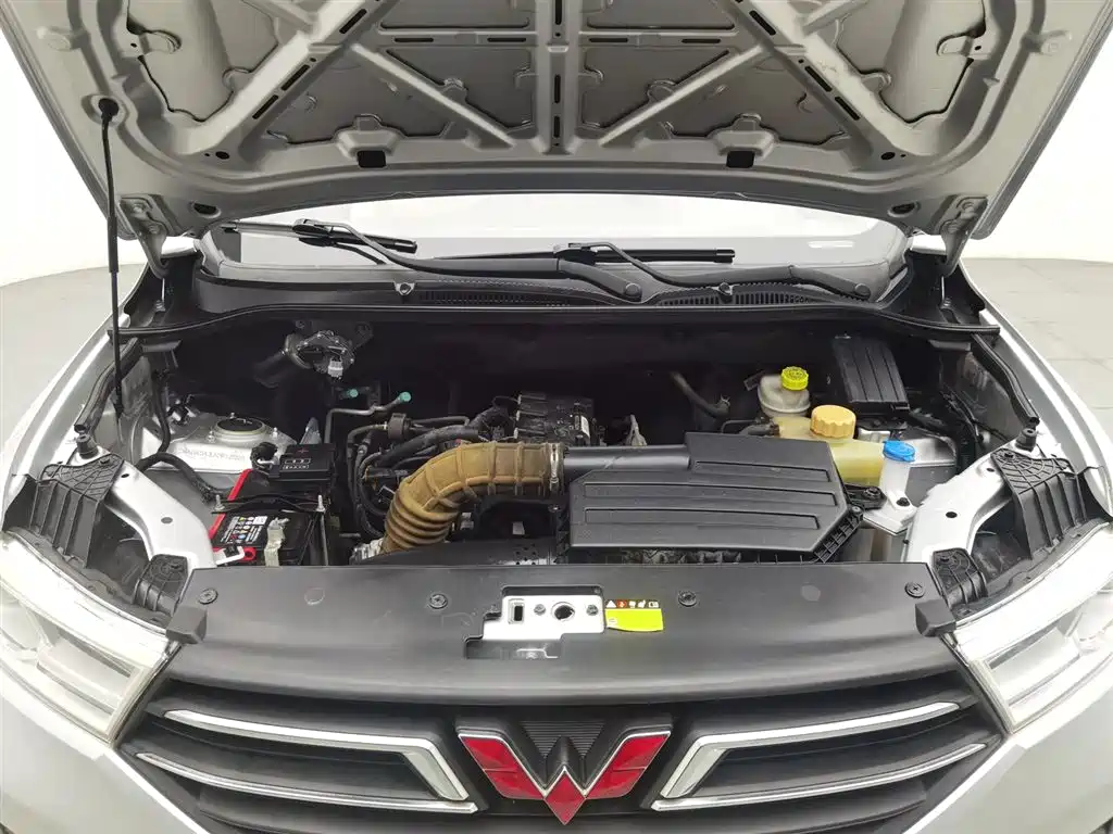 Wuling Hongguang 2018