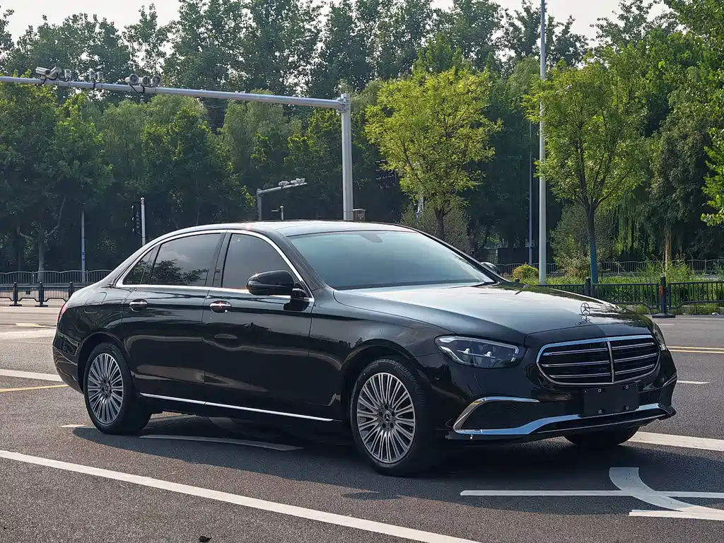 Mercedes-Benz E-Class 2022 — фото 19