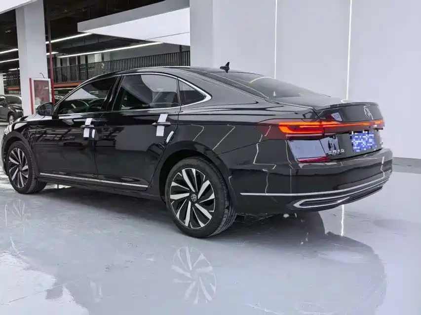 Volkswagen Passat 2022 — фото 15