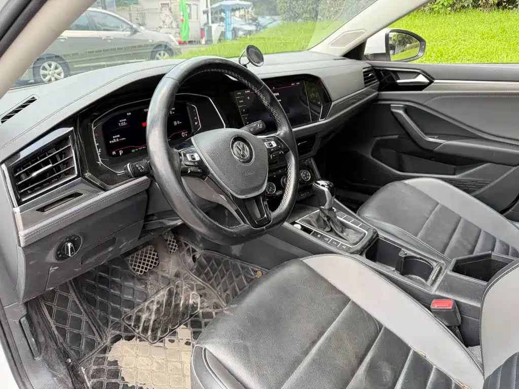 Volkswagen Sagitar 2022