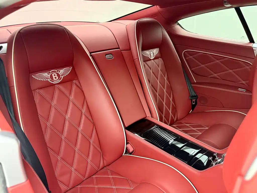 Bentley Continental 2010 — фото 14