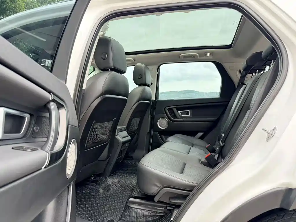 Land Rover Discovery Sport 2018 — фото 16