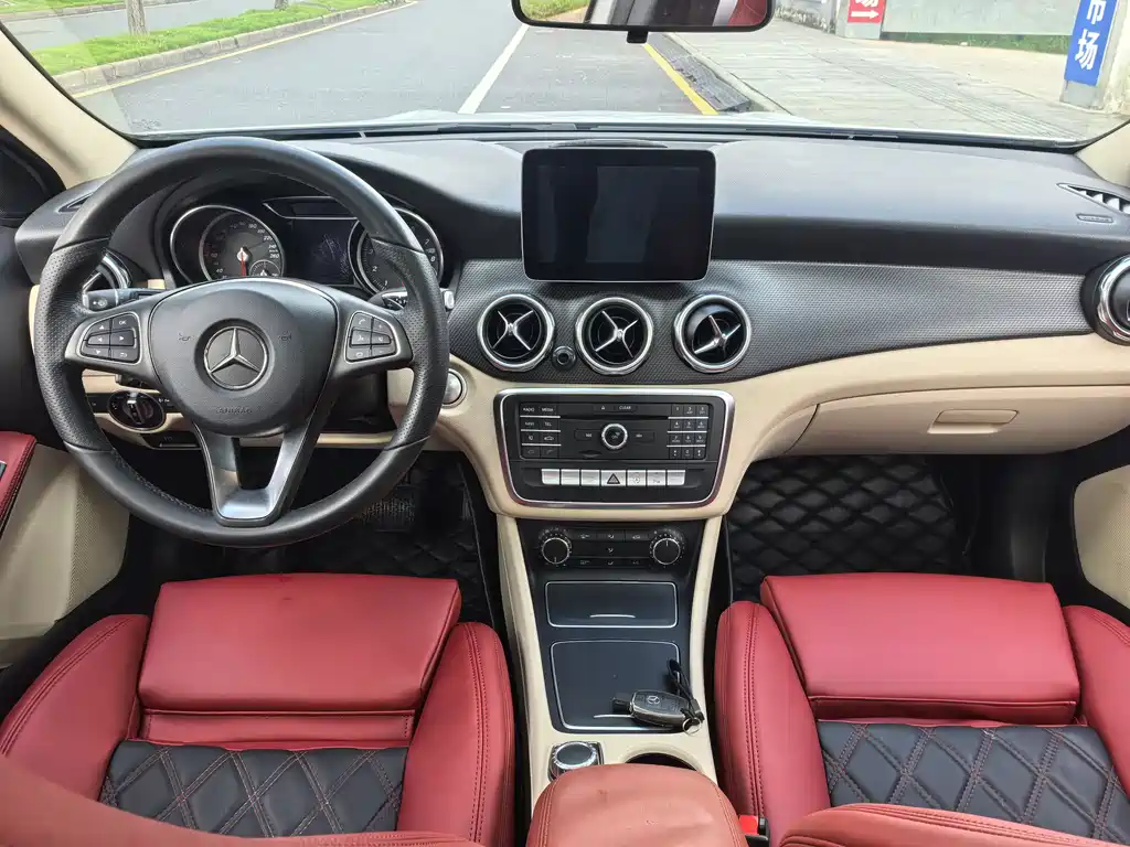 Mercedes-Benz GLA 2018 — фото 13