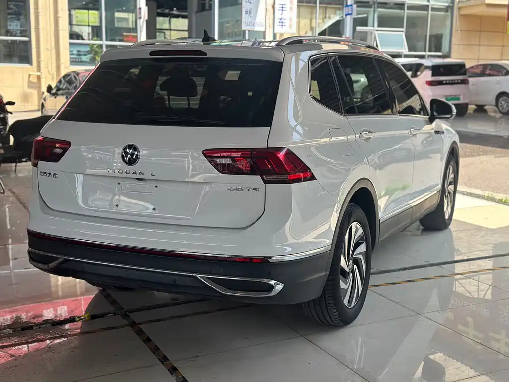 Volkswagen Tiguan L 2022 — фото 17