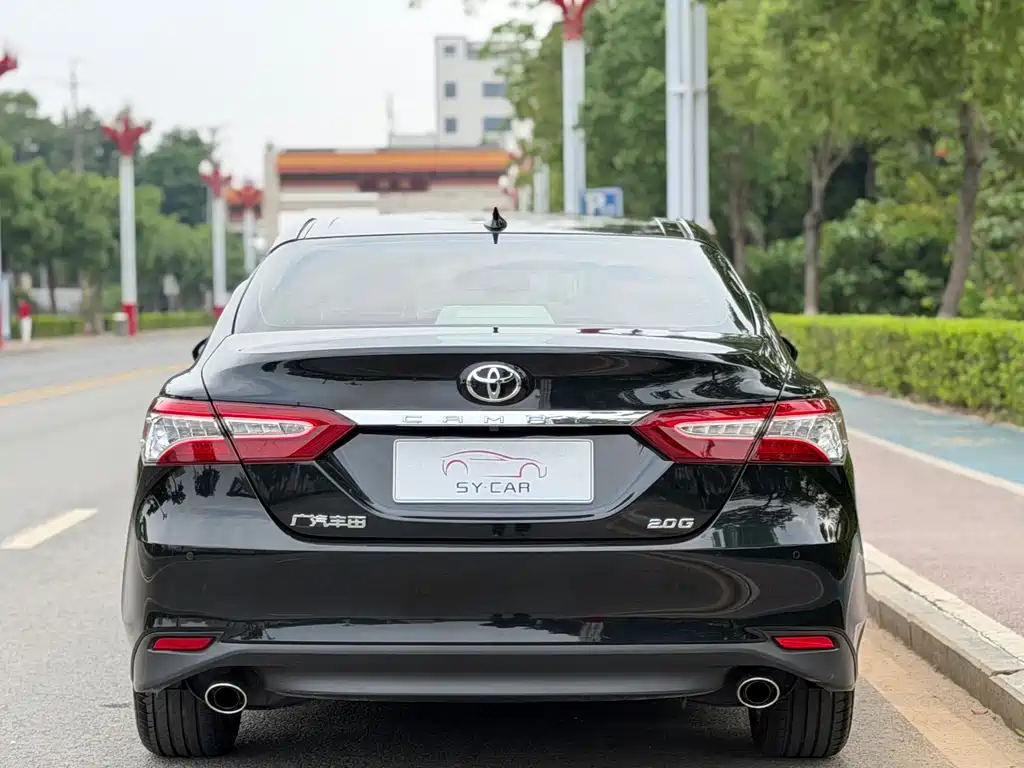 Toyota Camry 2022 — фото 4