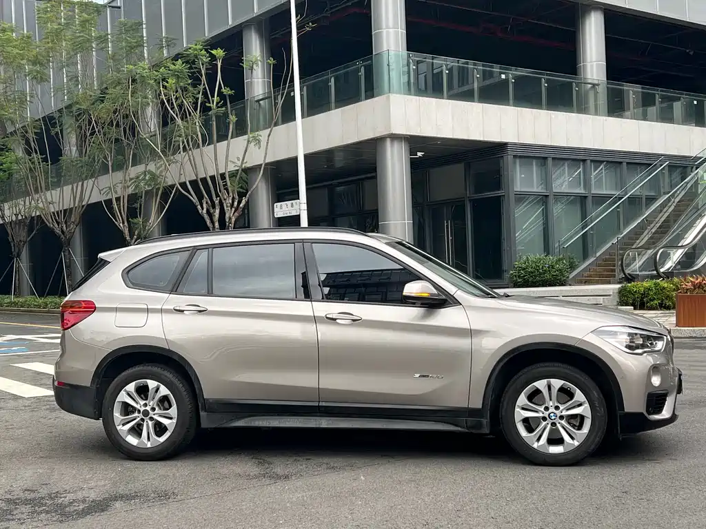 BMW X1 2017 — фото 8