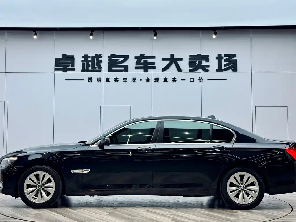 BMW 7 Series 2010 — фото 4