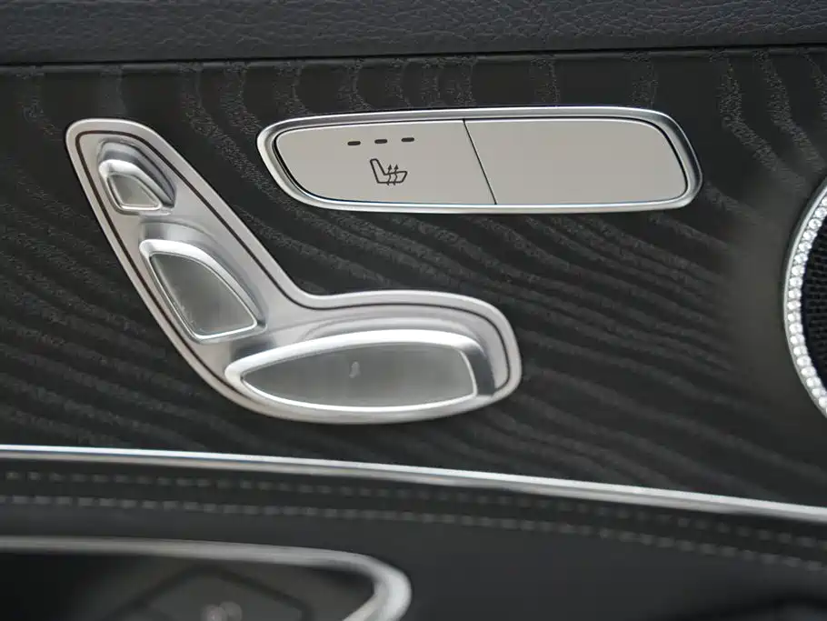 Mercedes-Benz C-Class 2019 — фото 17