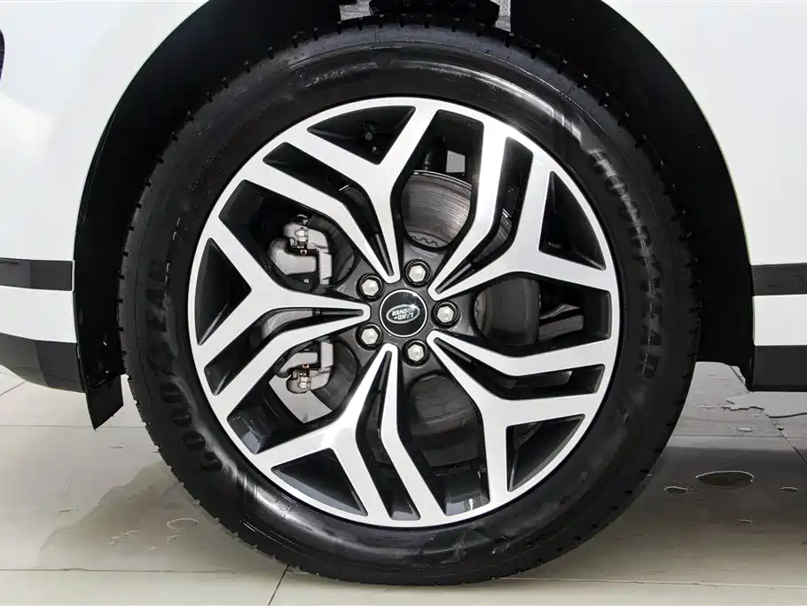 Land Rover Evoque 2025 — фото 11