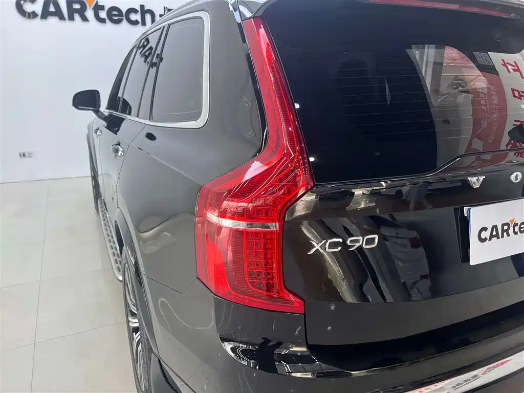 Volvo XC90 2020 — фото 11