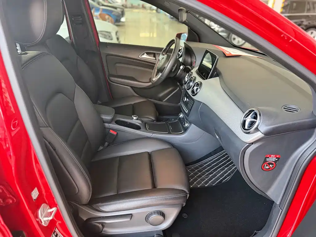Mercedes-Benz B-Class 2018 — фото 14