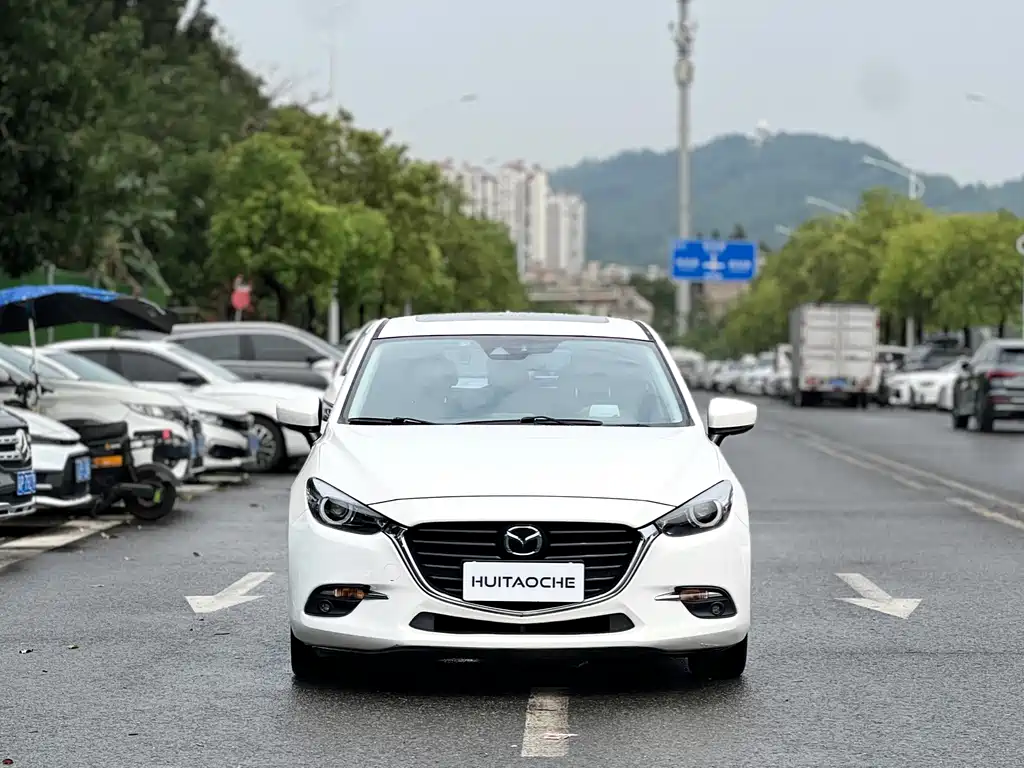 Mazda 3 Axela 2017 — фото 2