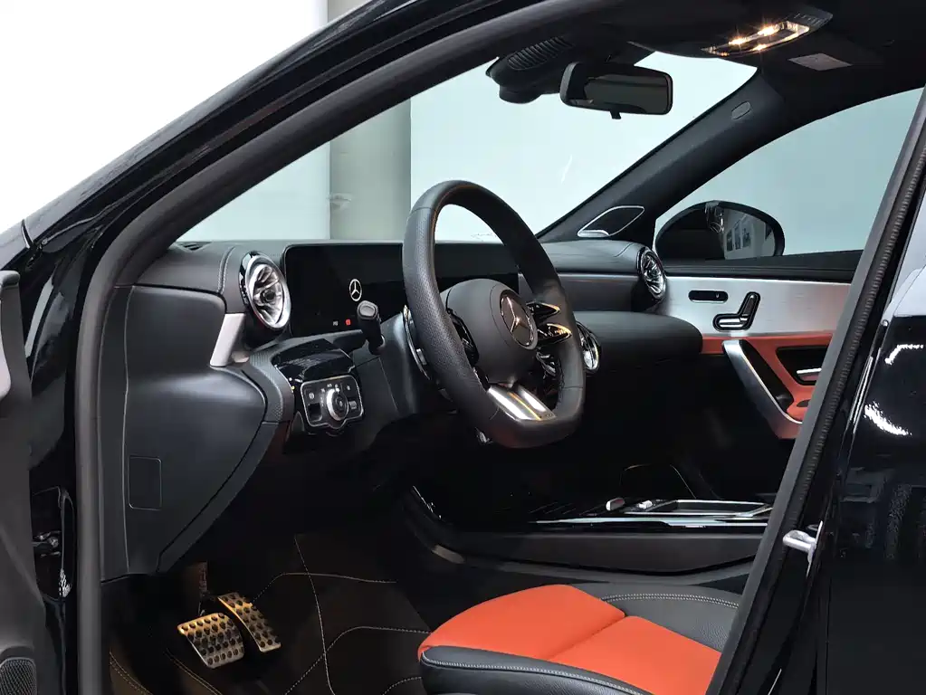 Mercedes-Benz A-Class AMG 2025 — фото 10