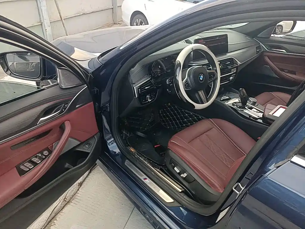BMW 5 Series 2022 — фото 15