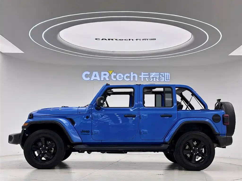 Jeep Wrangler 2023 — фото 11