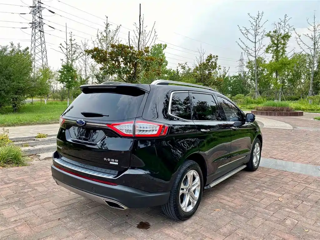 Ford Edge 2017 — фото 14