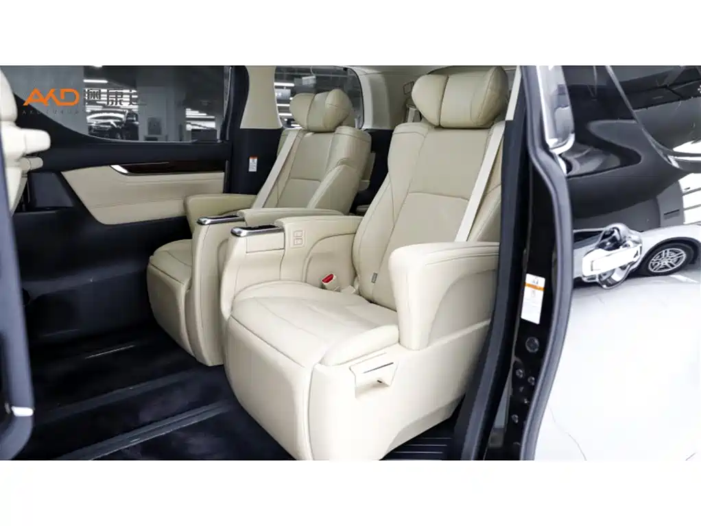 Toyota Alphard 2018 — фото 7