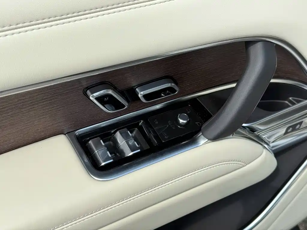 Land Rover Range Rover 2025 — фото 11