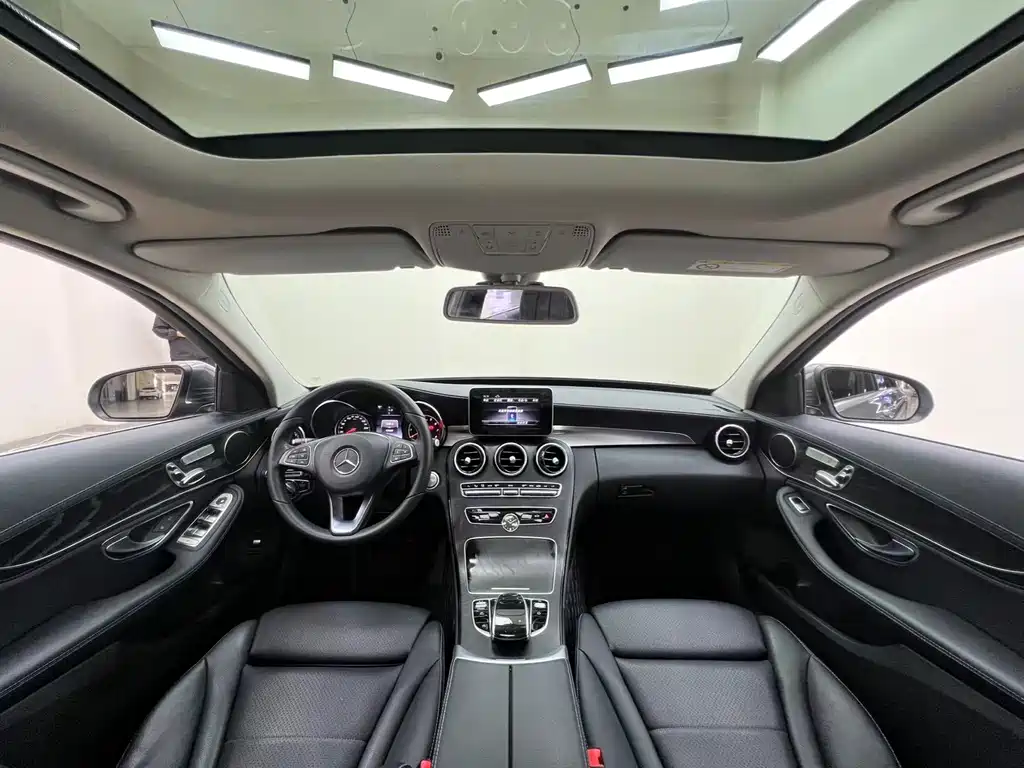 Mercedes-Benz C-Class 2018 — фото 18