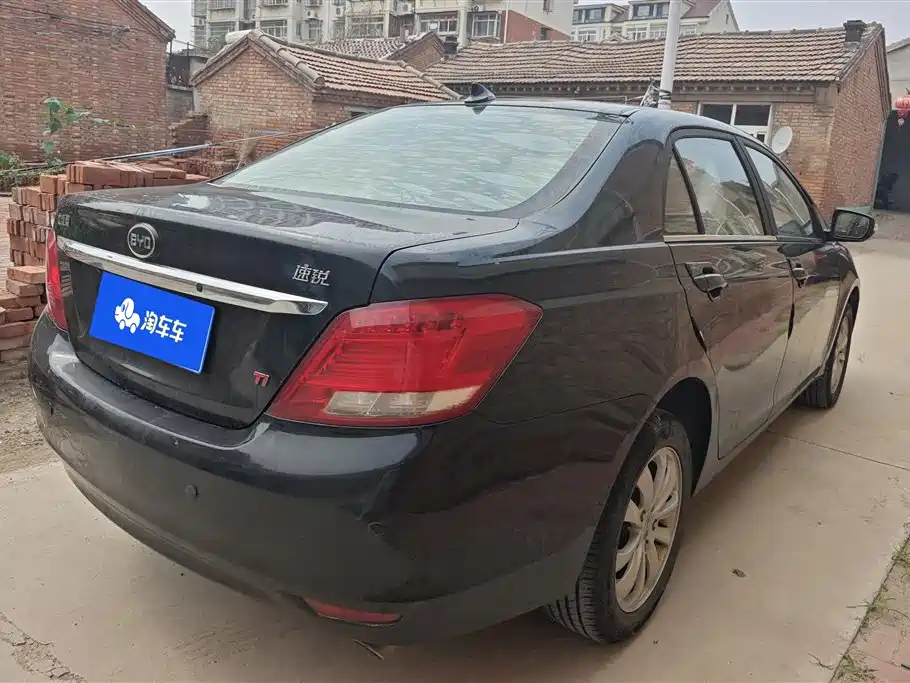 BYD Surui 2012
