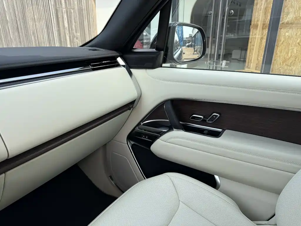 Land Rover Range Rover 2025 — фото 15