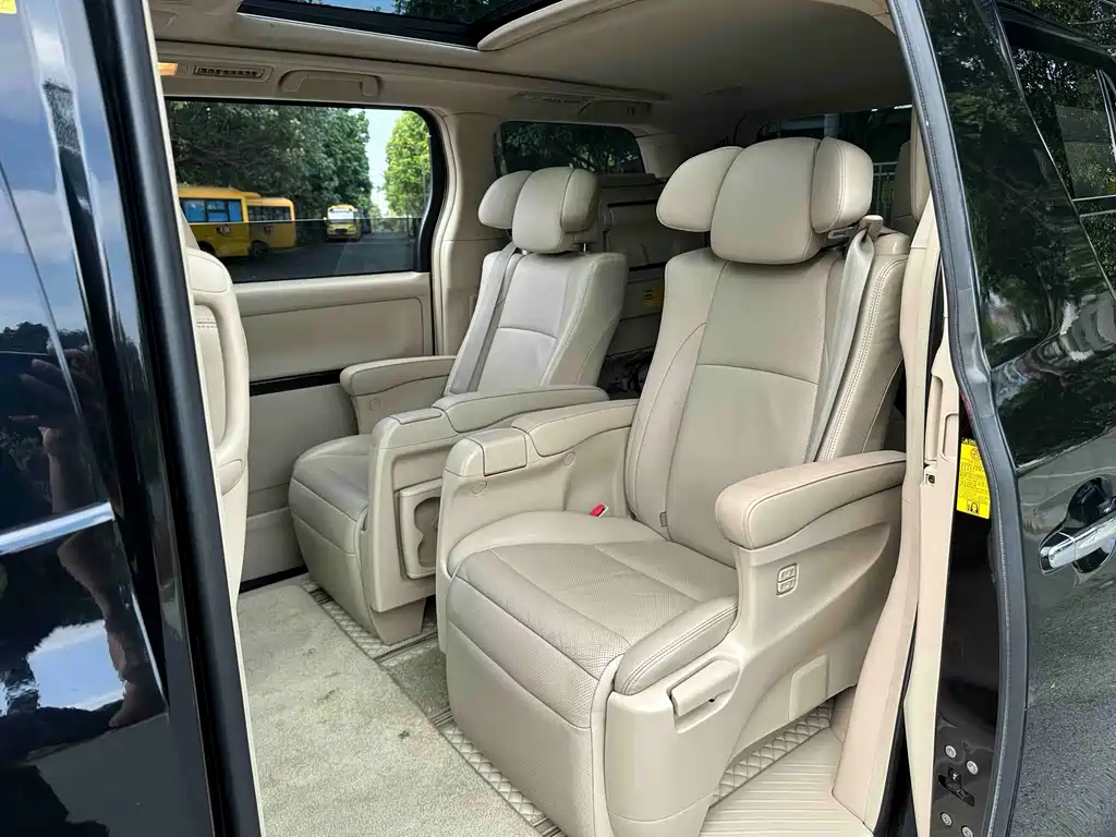 Toyota Alphard 2014 — фото 12