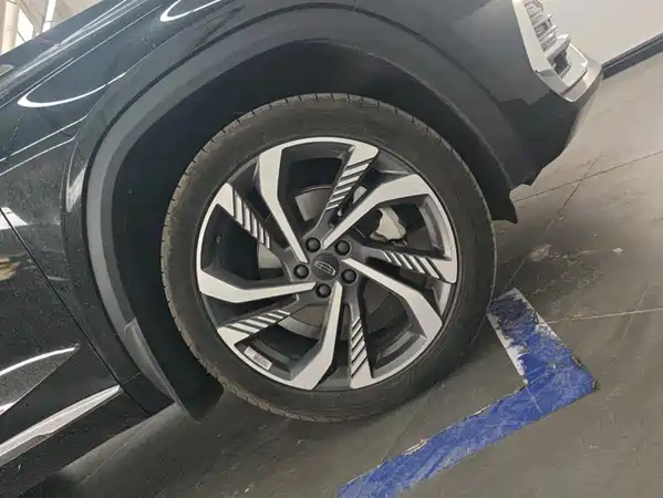 Geely Xingyue L 2024