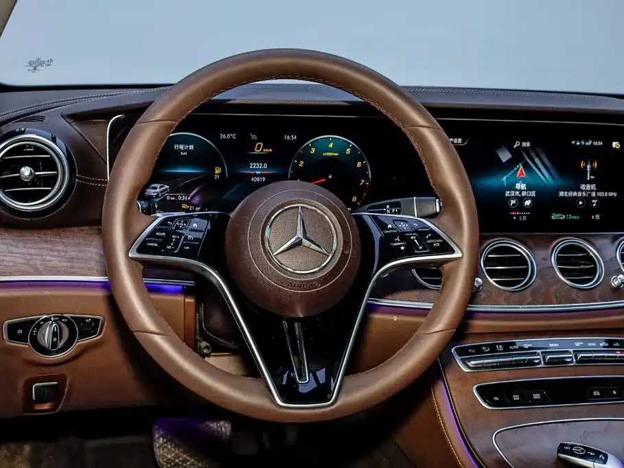 Mercedes-Benz E-Class 2022 — фото 21