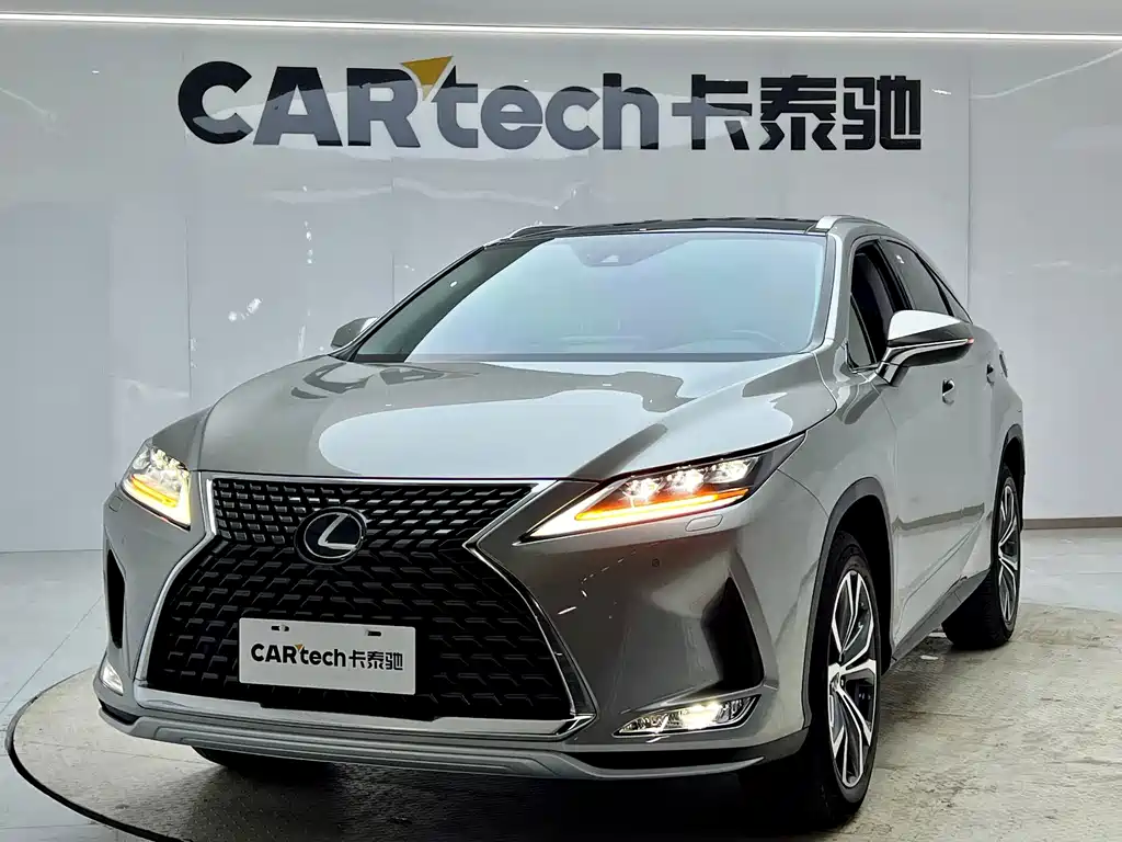 Lexus RX 2022 — фото 1